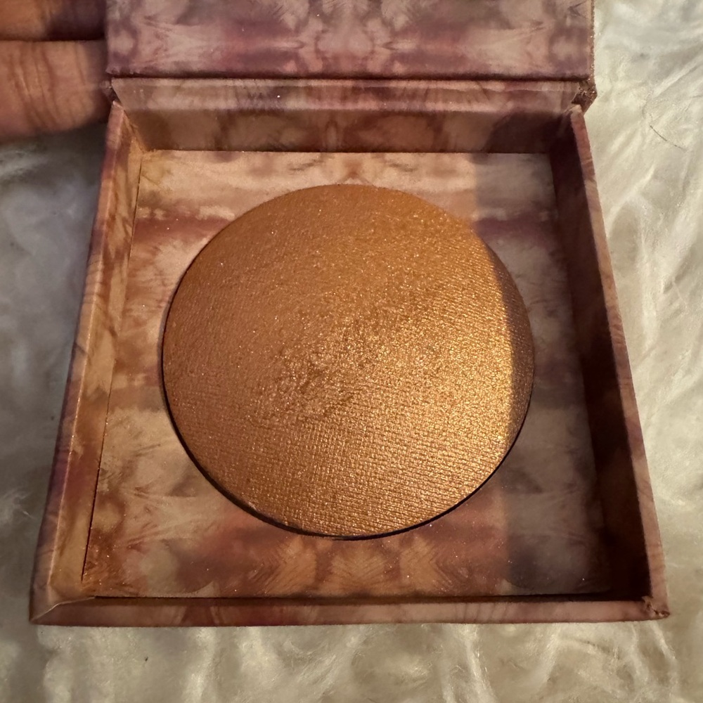 URBAN DECAY ILLUMINATED HIGHLIGHTER